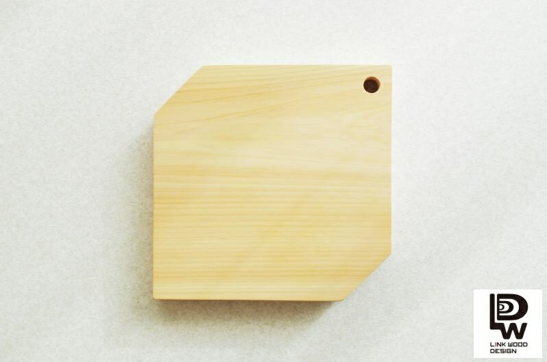 媛ひのき まな板 - S　LINK WOOD DESIGN 手作り 木製 まないた 天然桧 天然檜 ヒノキ 無垢 四角 多角形 木 カッティングボード 分厚い ウッド 調理器具 カップル 二人前 まな板おすすめ 木のまな板 かわいい おしゃれ クール モダン 高級 オシャレのサムネイル