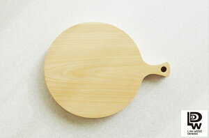 媛ひのき 丸いカッティングボード LINK WOOD DESIGN 手作り 木製 まな板 桧 天然木 素木 ヒノキ 一枚板 無垢 防臭 抗菌 円形 丸 まるい 重い 大きい 純国産 分厚い ウッド 調理器具 取っ手付き 握り チーズ トレイ トレー ピザボード おしゃれ モダン 高級 オシャレ