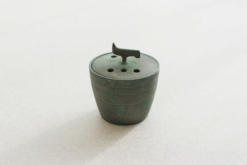 博鳳堂 香炉 - 蒼穹 34002 炭谷三郎商店 真鍮 青銅調 お香 和風 デザイナー Saburo Aso 高級香炉 仏器 仏具 練り香入れ 印香入れ 穴から煙が出る お香立て 線香立て