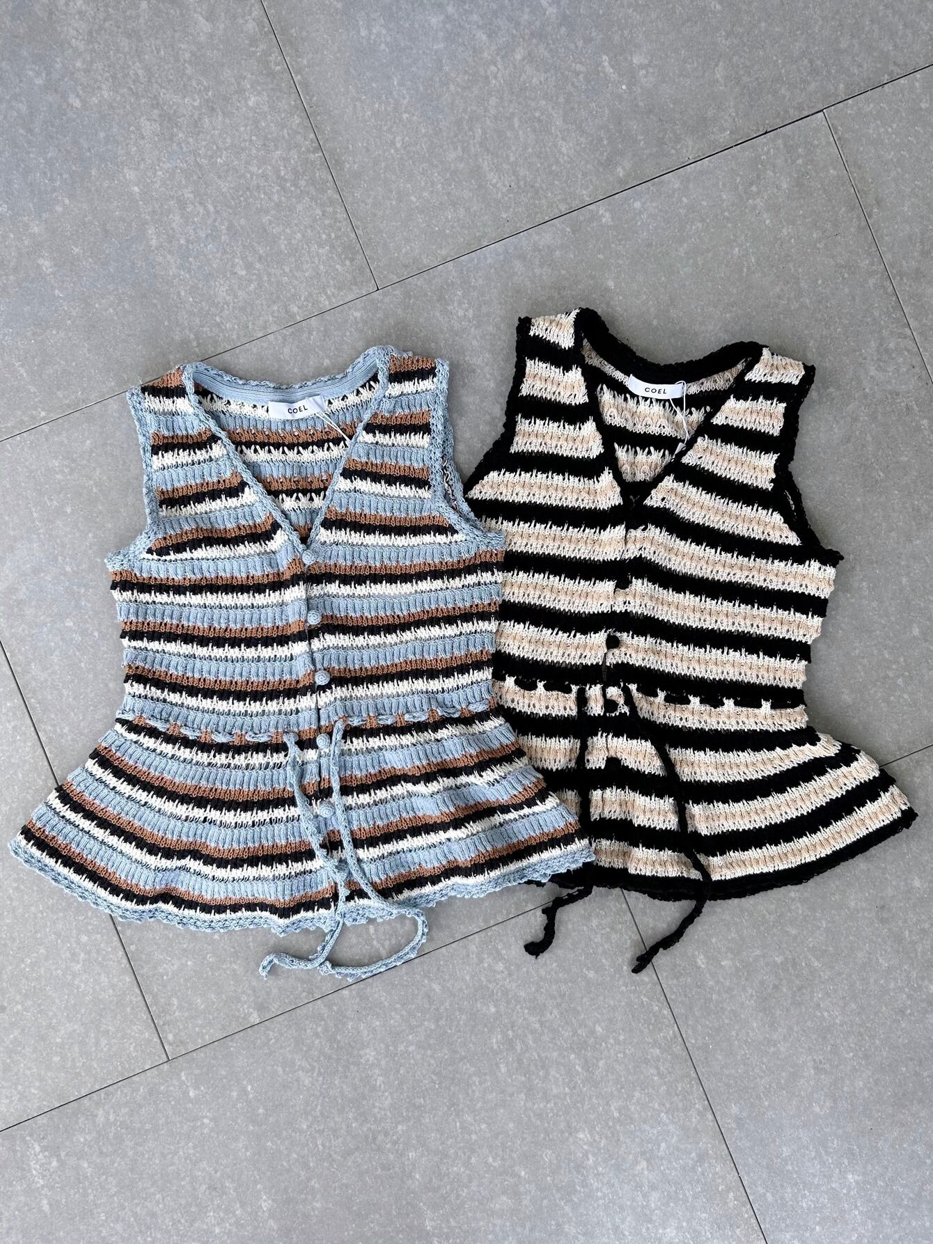 【COEL】 マルチボーダーニットベスト コエル 透かし編みニット サマーニット ウエストマーク 羽織り ..