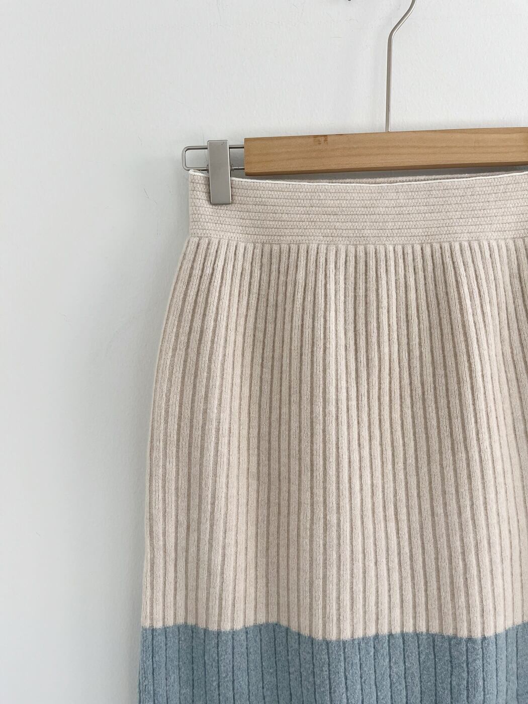 【TRICOTÉ】 PLAIN RIB MULTI SKIRT トリコテ プレーン リブ スカート ニット タイトスカート Iラインスカート サイドスリット 裏地付き ウール ストレッチ性 カジュアル ボーダー Ivory TR33SK043 KOKO