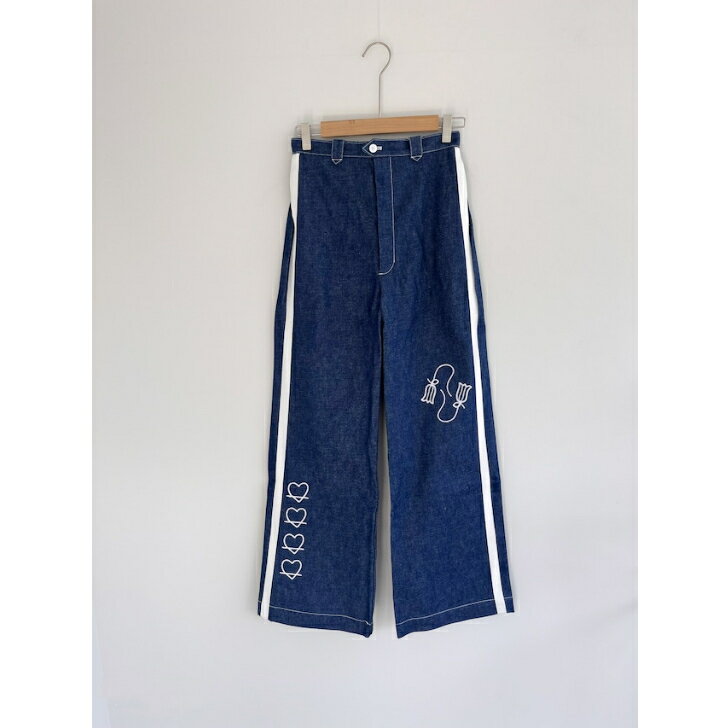 【DECO depuis 1985】 SYMBOL MOTIF DENIM PANTS デニムパンツ インディゴブルー ストレートパンツ デニム ラインパンツ （DC24AWFPT15）