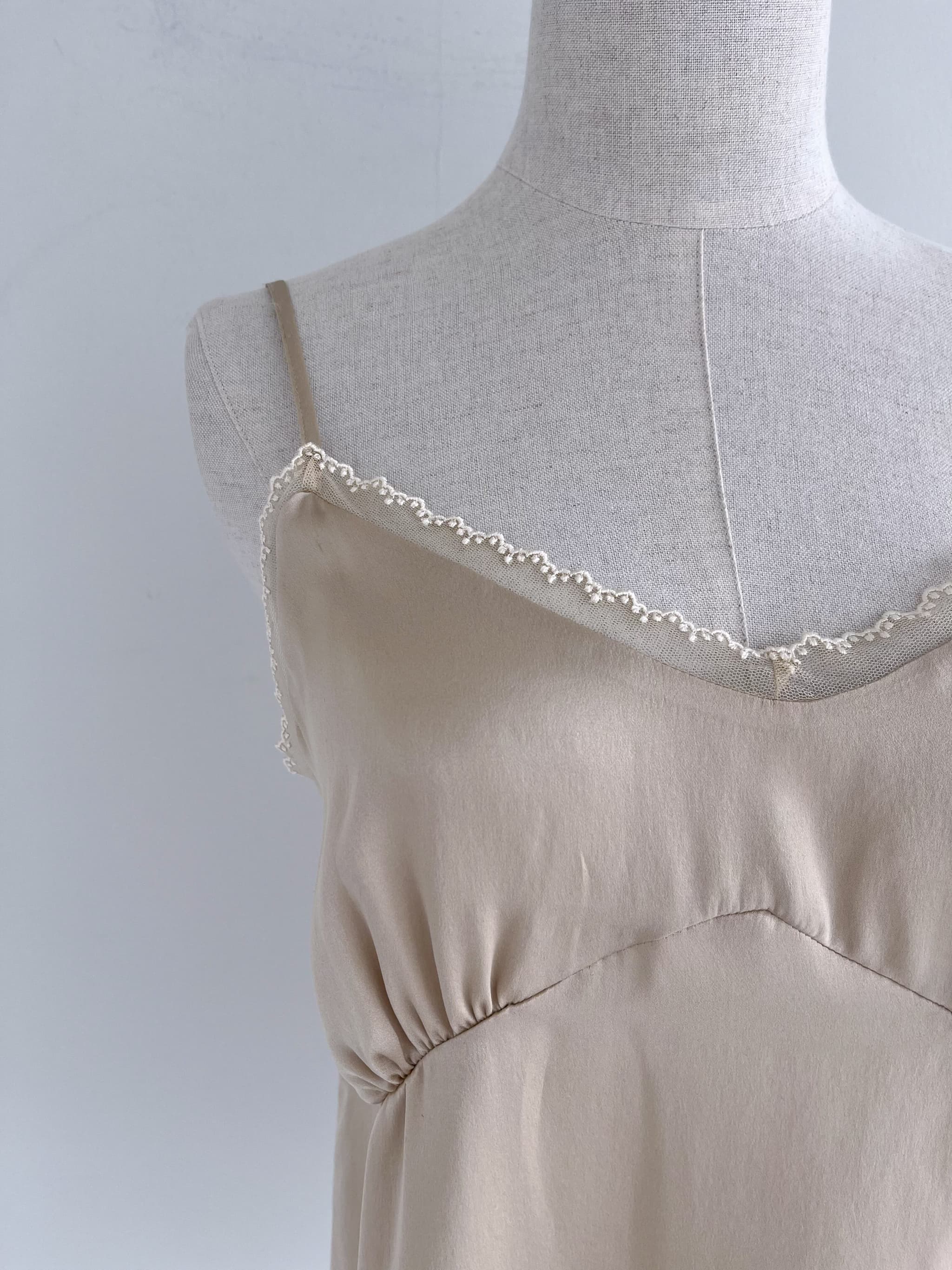 【twosome】 シルクキャミソール＆ショートパンツ T2312-01008 トゥーサム ルームウェア インナーウェア Beige Black シルク100% セットアップ KOKO