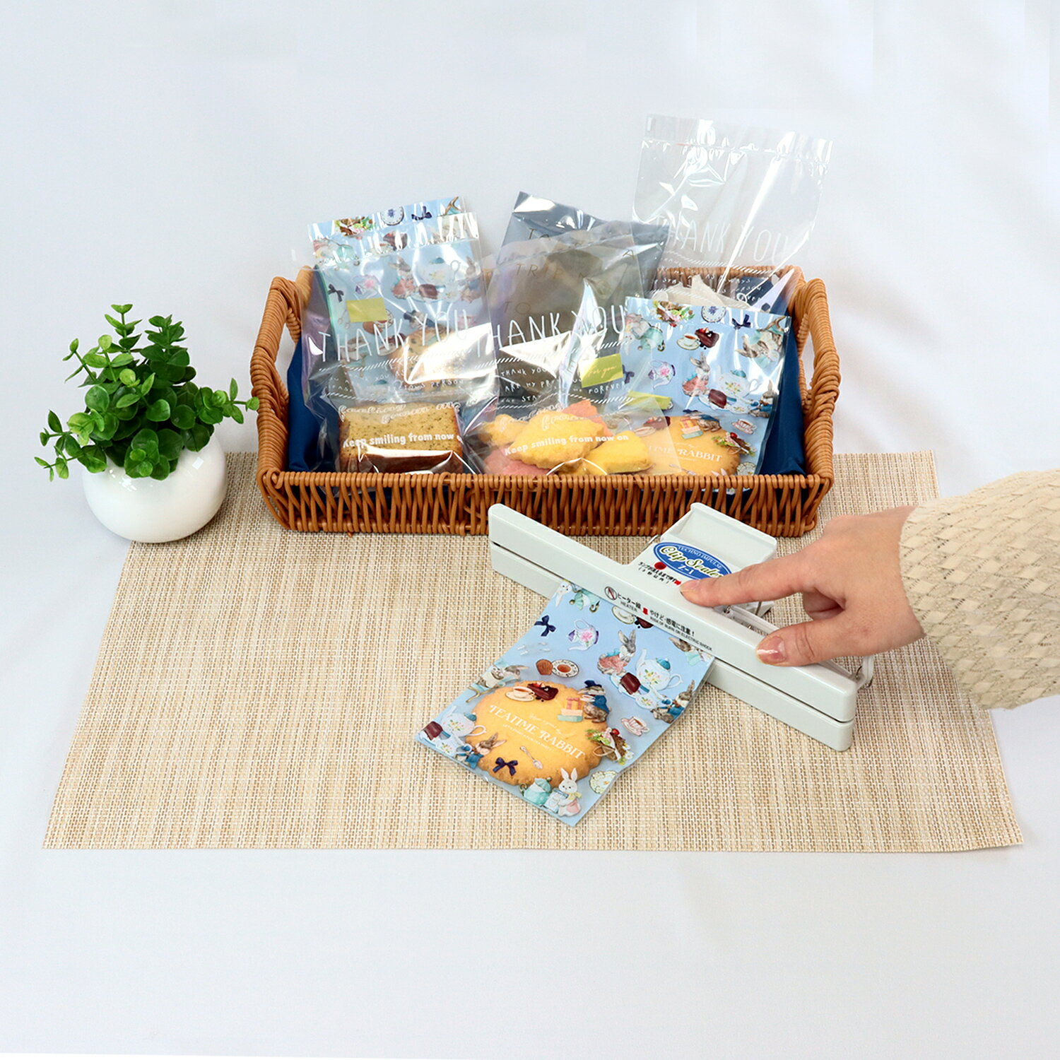 【送料無料】クリップシーラー（ヒートシーラー）Z-1 テクノインパルス 家庭用 包装 お菓子 ラッピング　ギフト　バレンタイン　しっかり付く　湿気防止　密閉　液体も漏れない 溶着機 溶着式