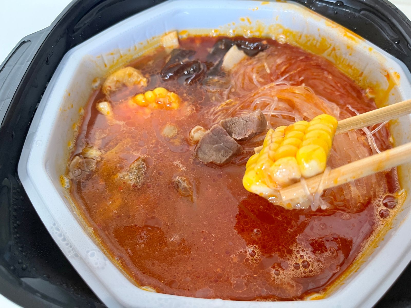 【ビーフトマト味】水だけで作れる!インスタント火鍋セット★海底撈 トマト牛筋鍋/番茄牛腩自燃火鍋 395g
