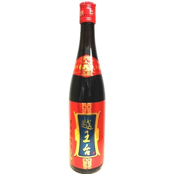 品質と価格が自信の越王台ブランドの「花彫酒」紹興酒は別名を老酒（ラオチュウ）とも言います。 ラベルにある「花彫酒」というのは台湾や中国の古い習慣で、花嫁が嫁入りの際に飲む紹興酒が花が彫られた甕に入れられていたことに由来します。長く熟成されたものに付けられる愛称でもあります。また、「越王台」とは紹興市内にある越王勾践（こうせん）が築いた都の跡で、目を引く赤ラベルが特徴の逸品です。厳選された素材からつくられた5年間熟成陳した花彫酒越王台ブランドの花彫酒はやわらかな味わいとほのかな余韻が絶妙なバランスのよい逸品です。数あるブランドの中でもこちらは5年以内熟成されたもので、中国酒がお好きな方や、中国酒をプレゼントに検討されている方にも選んでいただける一品です。オンザロック、ストレート、ホットはもちろん梅ロックやジンジャーホットにアレンジして飲むのもおすすめです！合うお料理はもちろん中華料理！チャーハンや四川料理にも合うのでお料理をさらにおいしく引き立たせることができます。 内容量 2l 原産国名 中国 保存方法 常温 消費期限 商品パッケージに記載