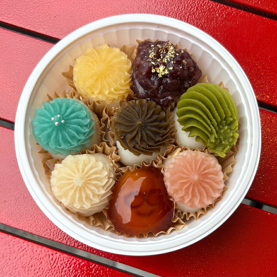 コルメ楽天市場店のみ mitarashi-dango 1パック8個入 【八福BOX】 和菓子 手土産 贈り物 プレゼント 京都 箱入り おやつ お菓子｜アングル2