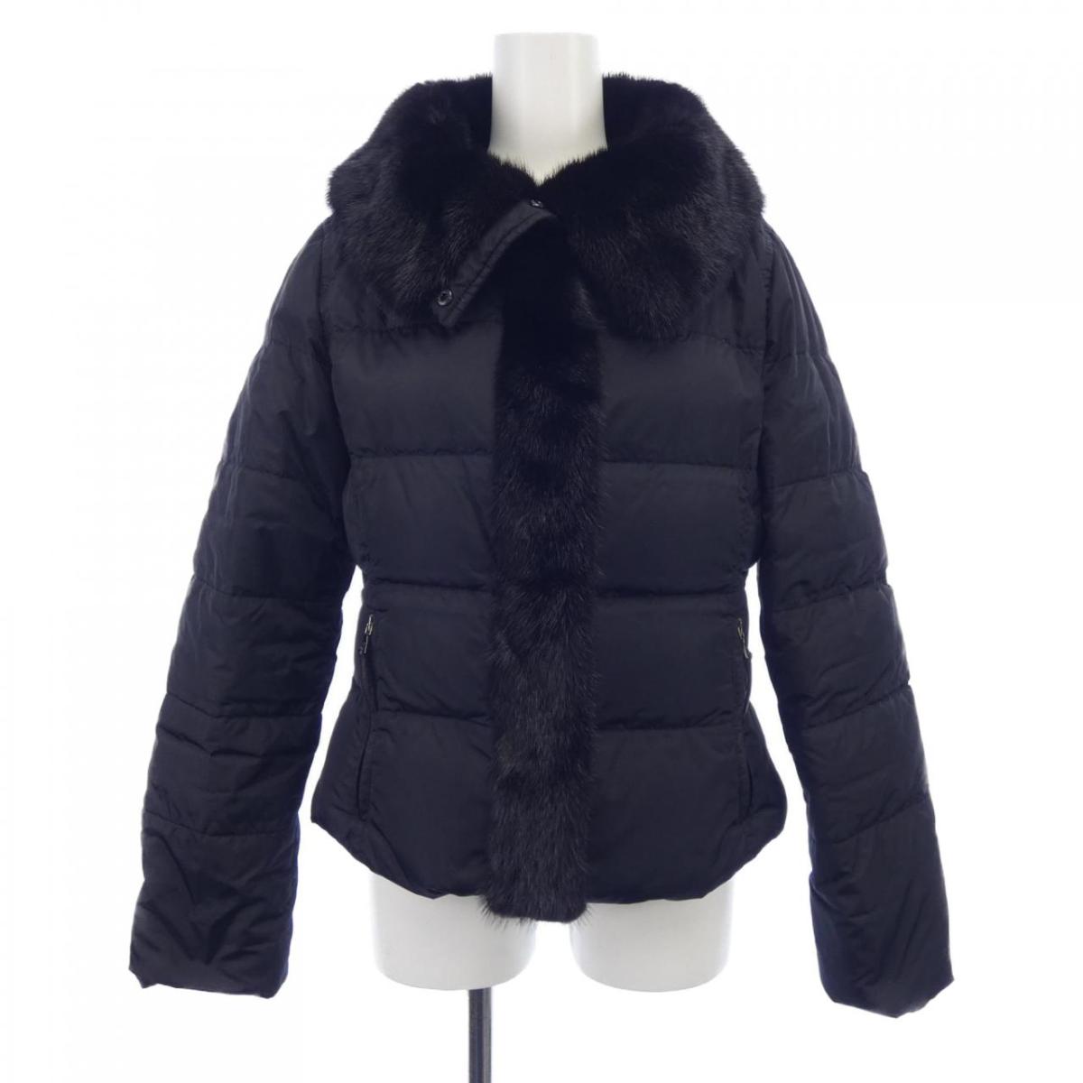 プラダ PRADA ダウンジャケット【中古】