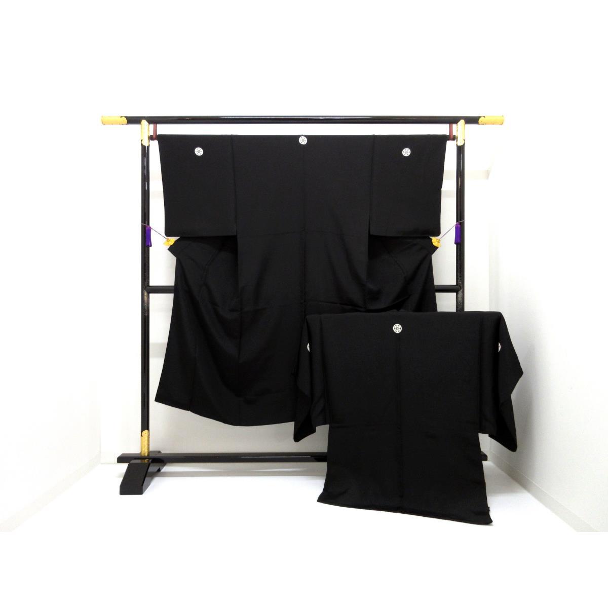 男物 黒羽二重 丸に六ッ槌車 きもの・羽織2点セット【中古】