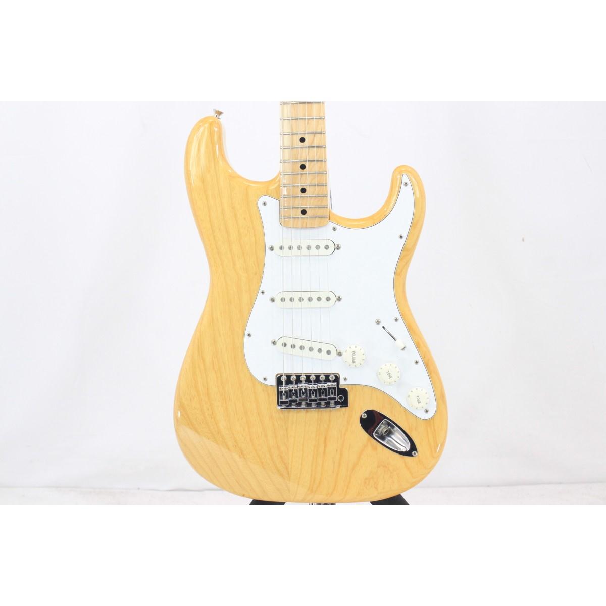 FENDER　　CLASSIC　70S　STRATOCASTER【中古】
