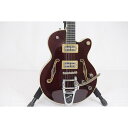 2019年製 グレッチの中でも歴史ある”BROADKASTER(ブロードキャスター)”モデル！ブランド/メーカー:GRETSCH商品名:GRETSCH　 G6659TFM通称:エレキギター商品ランク:中古品A型式:G6659TFM付属品:専用ハードケース詳細説明:2019年製 グレッチの中でも歴史ある”BROADKASTER(ブロードキャスター)”モデル！ 寺田楽器による日本製モデル『G6659TFM』が入荷いたしました！ こちらはBroadkaster JR.の名前を持ち、ジュニアの名前通り小柄なボディが特徴。 ボディにはフレイムメイプル、メイプルネック、指板にはエボニー。 センターブロックを持つセミアコ構造を採用し、快適な演奏性とハウリング耐性を兼ね備えました。 米国製のFull'Tron？ PU2基を搭載し、唸り声のようなトーンとワイドレンジなアウトプットが特徴。 グレッチらしい鈴なり感に加え、オーバードライブなパッセージも得意な一本です。 わずかな傷 は見受けられますが 、目立ったダメージはほとんどなく 比較的きれいな印象です。 トラスロッドの効きは良好で、順反り修正方向、逆反り修正方向共に十分に調整する余裕がある状態です。 ネックの反りはロッドで調整済で、ほぼストレートな状態です。 フレットに薄っすらと減りは見られますが、十分に残っており演奏には特に支障のない状態です。 【重量】約3.25kg ☆KOMEHYO買取センター名古屋本店、宅配買取にて楽器の買取を行っています☆ ※付属品は記載または画像に無い場合、お付けすることが出来ません。在庫店舗:名古屋本店 本館