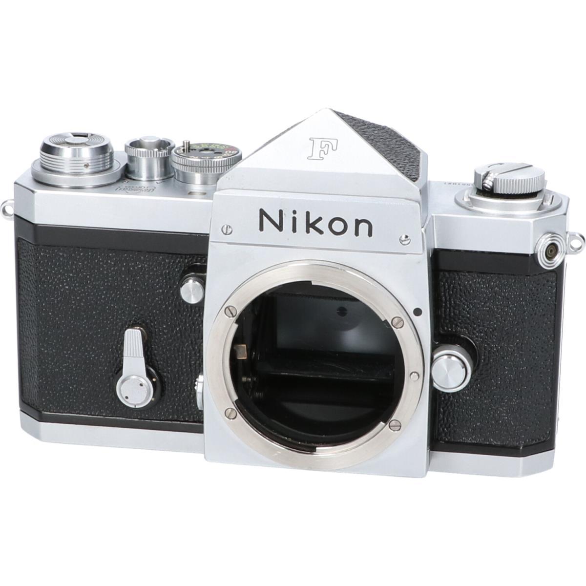 外観評価：使用によるスレが見受けられ、キズのある状態です。ブランド/メーカー:NIKON商品名:NIKON　旧Fアイレベル　BODY通称:フィルムカメラ商品ランク:中古品C型式:旧Fアイレベル BODY保証期間:1ヶ月保証詳細説明:外観評価：使用によるスレが見受けられ、キズのある状態です。 【保証について】 保証期間内に日本国内で、取扱説明書および注意書きに従った正常な使用状態で故障が発生した場合に返品対応させていただく返品保証です。 修理対応は行っておりませんのでご了承ください。 ※記載されていない、または画像に表示されていない付属品は付属いたしません。 また、付属品の状態は商品ランクの評価には含まれておりません。 【備考】 ・スクリーンはAタイプです。 ・プリズムに腐食があります(ファインダーを覗いた時、プリズムの合わせ目である中央上位端から下端までうっすらと腐食の線が見えており、また視界の左右の下隅に腐食ががやや見えます)。 ・ミラー前面にうすく細かい拭きキズがあります。 ・ボディ天面のフラッシュカプラー装着部接点が外枠パーツが割れていますがAS-1(付属していません)による通電シンクロは確認できています。 ・その他外観全体にスレ、キズがあります。 【付属品】 ボディキャップ在庫店舗:名古屋本店 本館