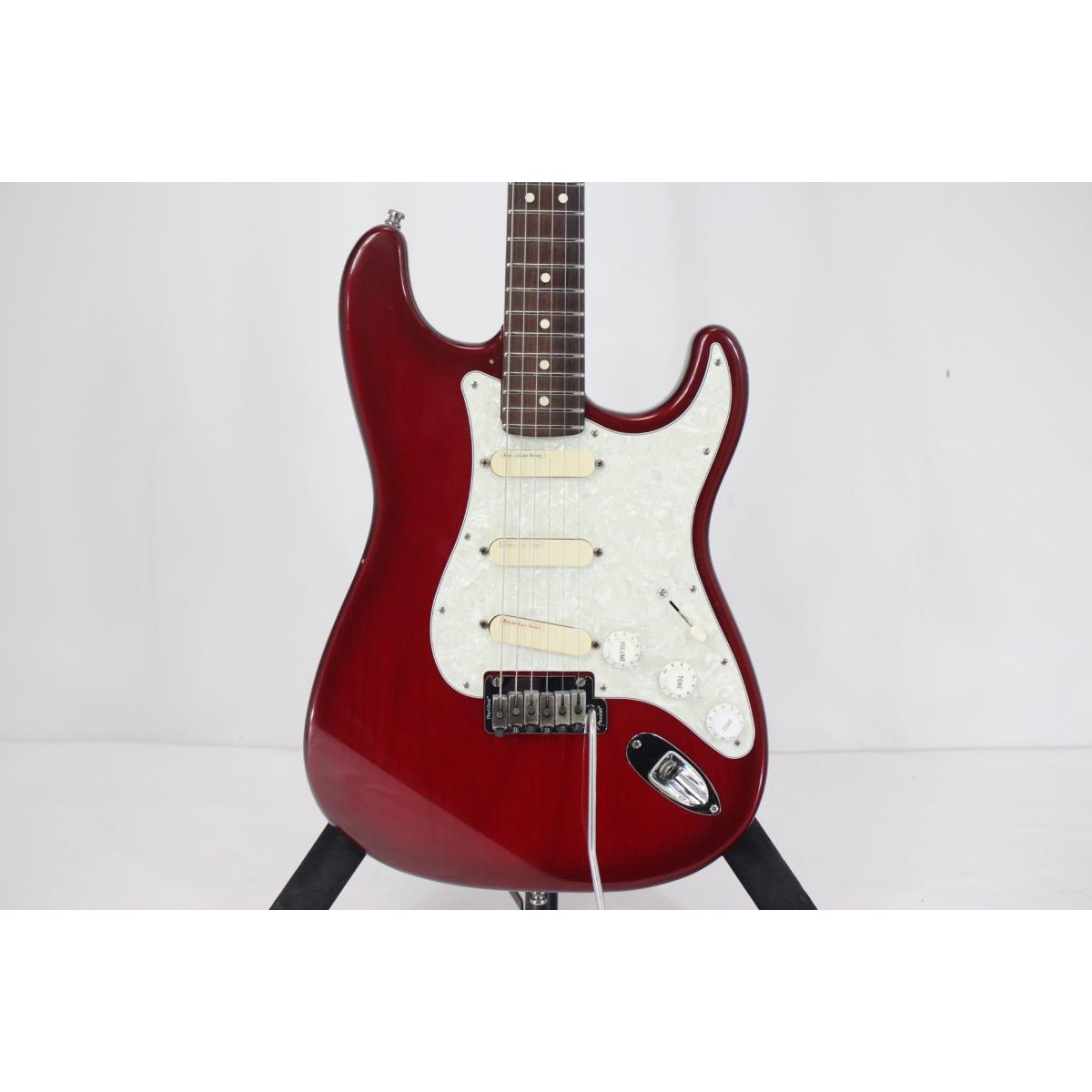 FENDER　DELUXE　STRATOCASTER　PLUS【中古】