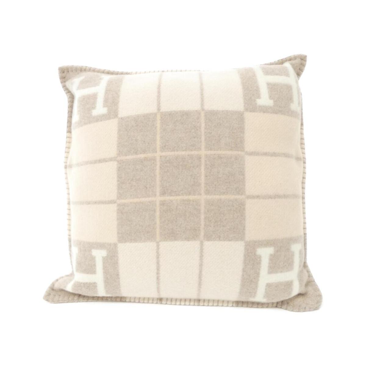 エルメス アヴァロン3 50×50 102666M クッション【中古】のサムネイル