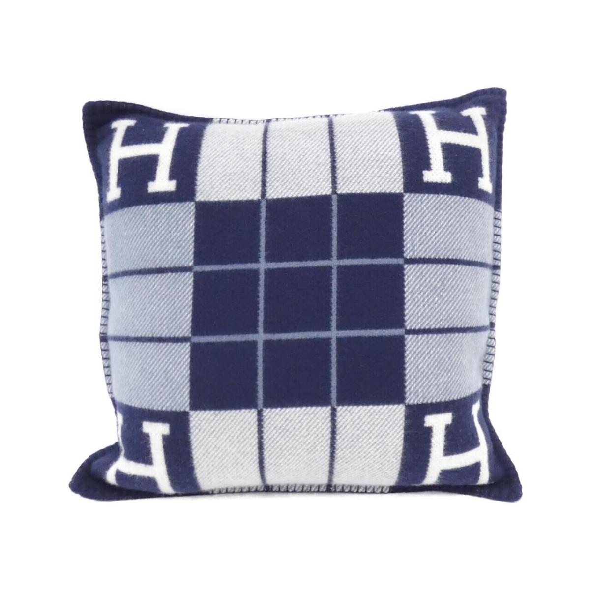 エルメス アヴァロン3 50×50 102666M クッション【中古】のサムネイル