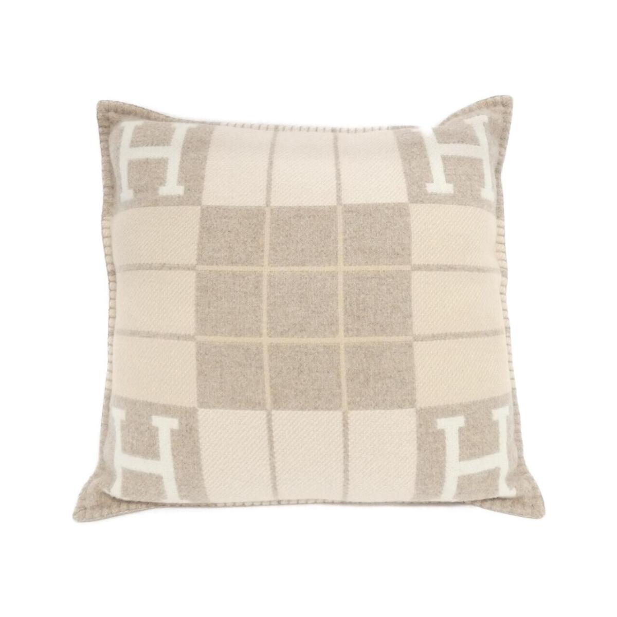 エルメス アヴァロン3 50×50 102666M クッション【中古】のサムネイル