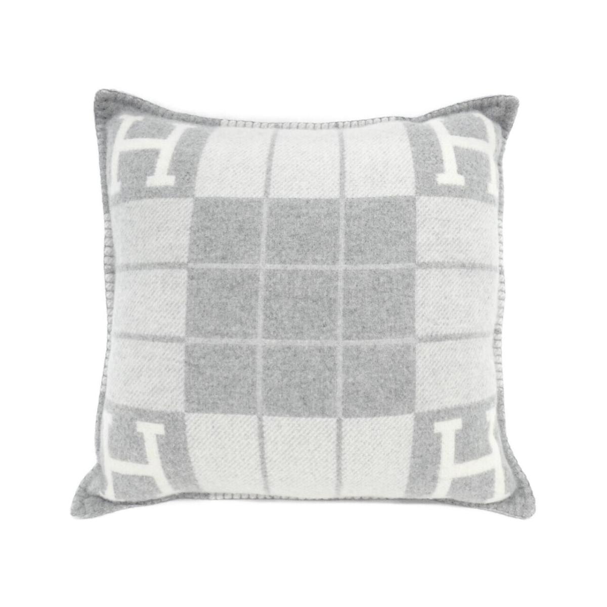 エルメス アヴァロン3 50×50 102666M クッション【中古】のサムネイル