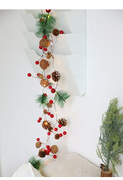 ストリングライト イルミネーションライト クリスマス 松葉 松かさ ベル 30LED 3M 吊り下げ飾り 電池式 電池 電球色 ウォームホワイト ガーデンライト DIY 壁飾り 室内 室外 屋外 飾りライト クリスマス 新年 結婚式 誕生日 学園祭 パーティー 電飾