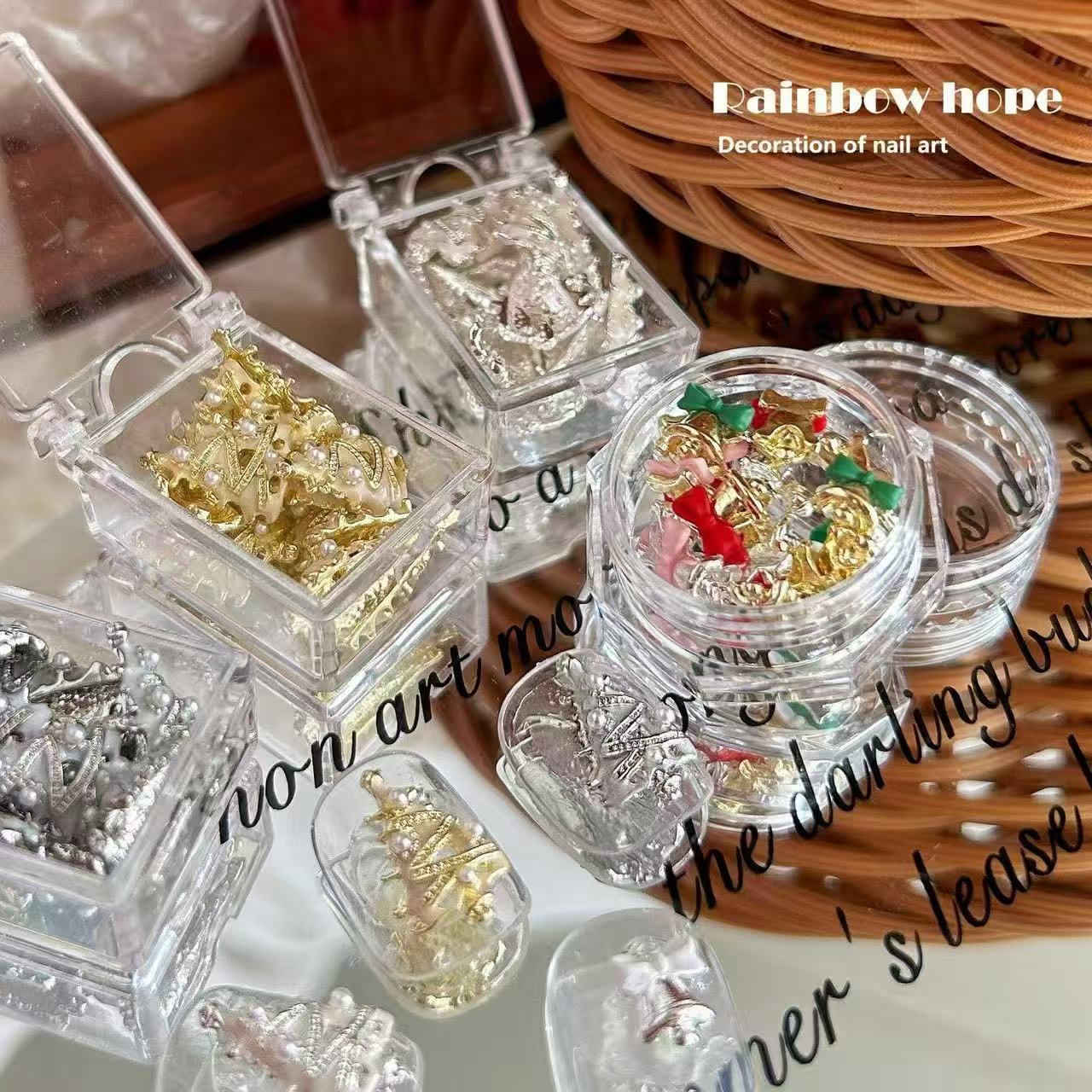 ネイル Nail 【クリスマス】15個入 ゴールド シルバー クリスマスツリー ピンク グリーン レッド ホワイト 20個入 クリスマス鈴 ネイリスト セルフネイル ネイル用品 業務用 初心者向け 便利グッズ サロン専用 ジェルネイル用品