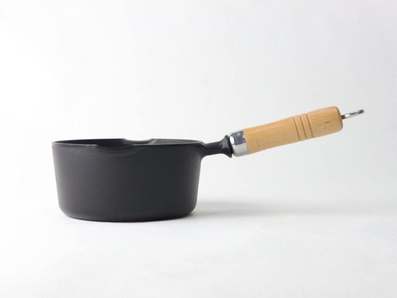 岩鋳 Iwachu 片手鍋16(木柄付) 黒焼付 内径16cm IH対応 南部鉄器 24070
