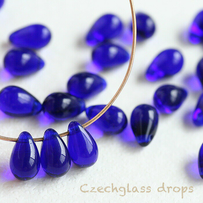 チェコガラスビーズ ドロップ 約9×6mm コバルトブルー 20個 しずく チェコビーズ 手作りアクセサリー 材料 ビーズ パーツ 濃紺 青 雫 シズク ティアドロップ 横穴 ピアス