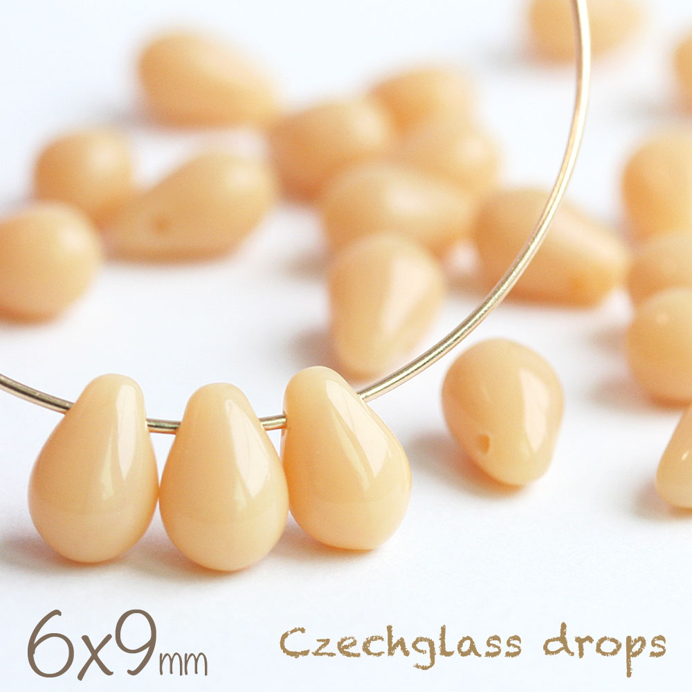 チェコビーズ ドロップ 6×9mm ナッツベージュ 約20個 しずく 雫 チェコガラス アクセサリーパーツ 材料 ビーズ パーツ 横穴 ベージュ