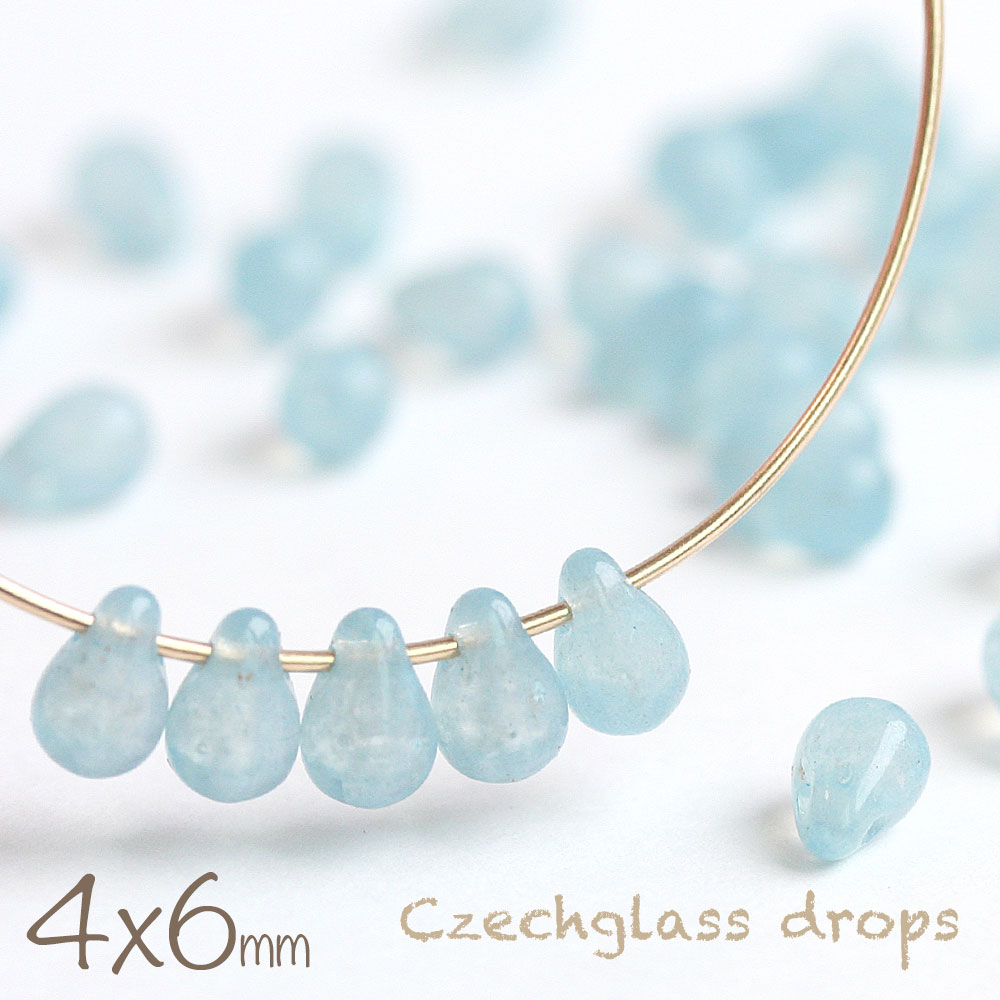 チェコビーズ ドロップ 4×6mm パウダーライトブルー 約30個 しずく 雫 青 チェコガラス ハンドメイド ..