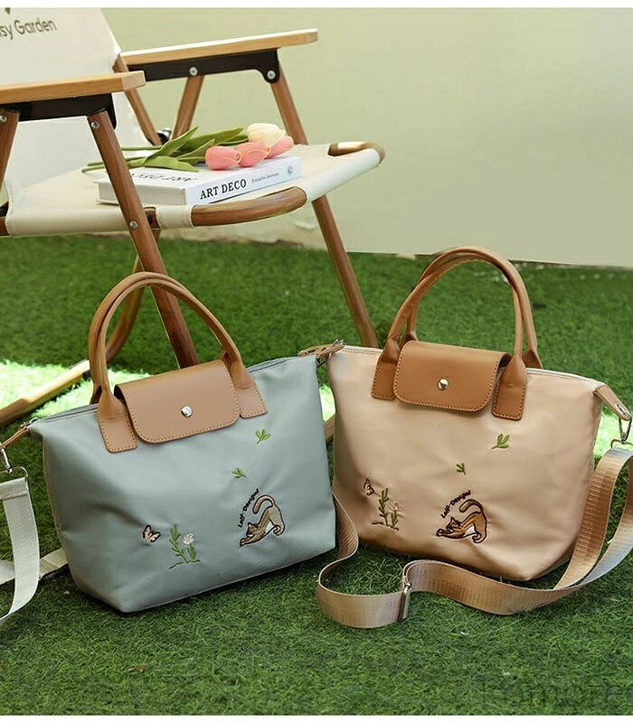 【送料無料】ショルダーバッグ レディース 斜め掛け 軽量 小さめ ナイロン トートバッグ 小さめ 軽量 刺繍 猫 通勤 通学 軽い 旅行バッグ 大きめ komorebizakka-10021985 KomorebiZakka サンプル画像2