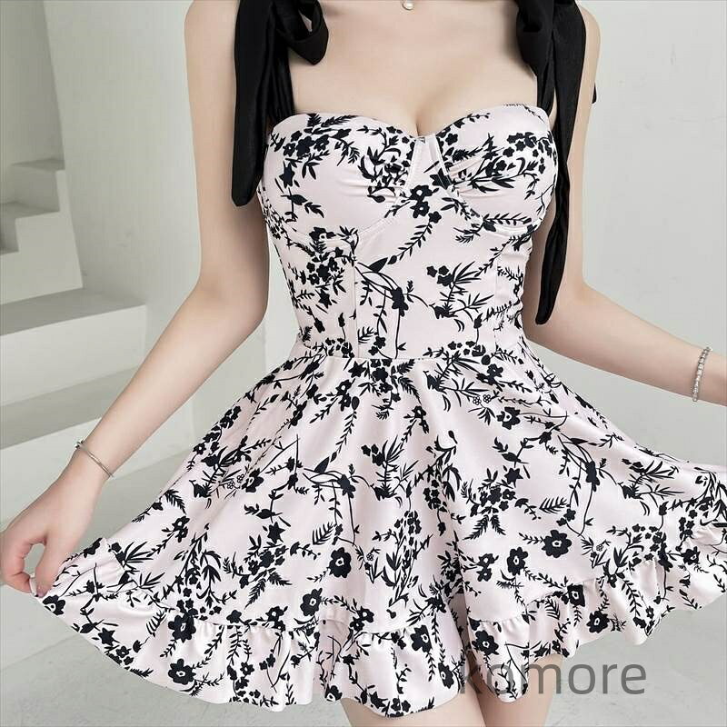 【送料無料】リゾート ビーチ プール 海 旅行 華やか エレガント 大人可愛い セクシー ガーリー フェミニン カジュアル おしゃれ 夏 XL L M S 白 花柄 肩リボン 体型カバー スカパン 的