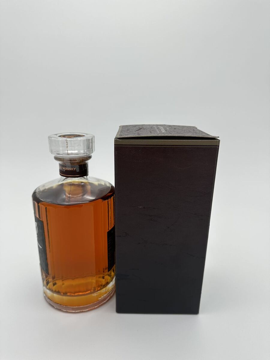 （化粧箱付）サントリーウイスキー 響21年 カートン付 1本 内容量700ml アルコール分43％ ブレンデッドウイスキー ジャパニーズウイスキー 国産ウイスキー 贈答品 プレミアム品 お酒 礼品 大人プレゼント 希少 入手難 送料無料 女子会 飲み会