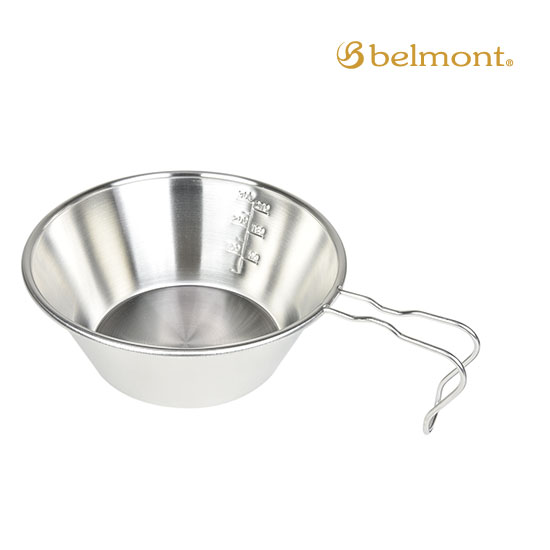 コップ 皿 カップ キャンプ 登山新開発のREST機能を搭載したシェラカップハンドルがカトラリーを保持床面にカトラリーを置けないシチュエーションでも安心ですテーブルを持たないバックパッカーにも最適品番：BM-442品名：ステンシェラカップREST420（メモリ付）材質：18-8ステンレスサイズ：約Φ129×49（容量420ml）重量：約76g