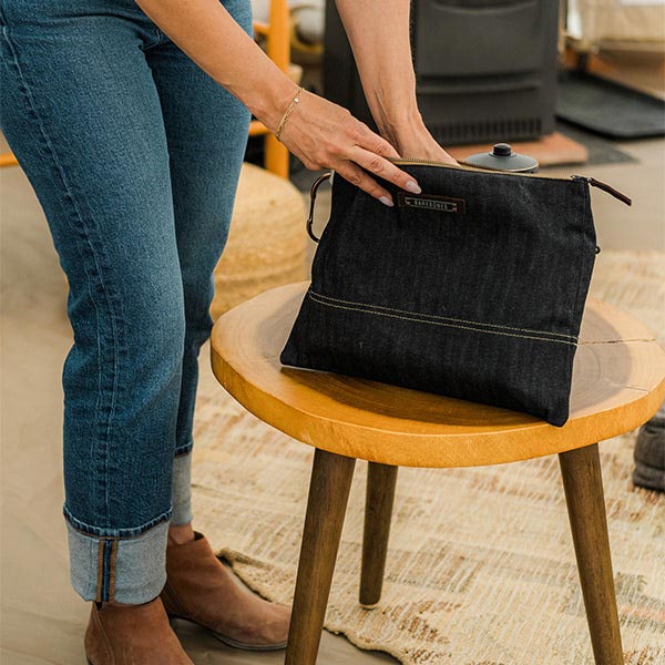 ベアボーンズリビング ニーラムラージジッパーポーチ デニム BB20236015 バッグ ポーチ ギアポーチ タ..