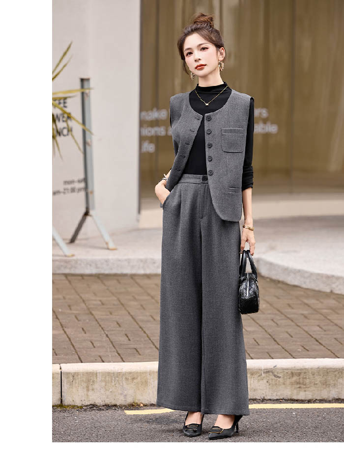 着痩せ お洒落 さらりと心地よい オフィス イン カジュアル シンプル 春 フォーマル パンツスーツ 秋 通勤 レイヤード風 ベスト