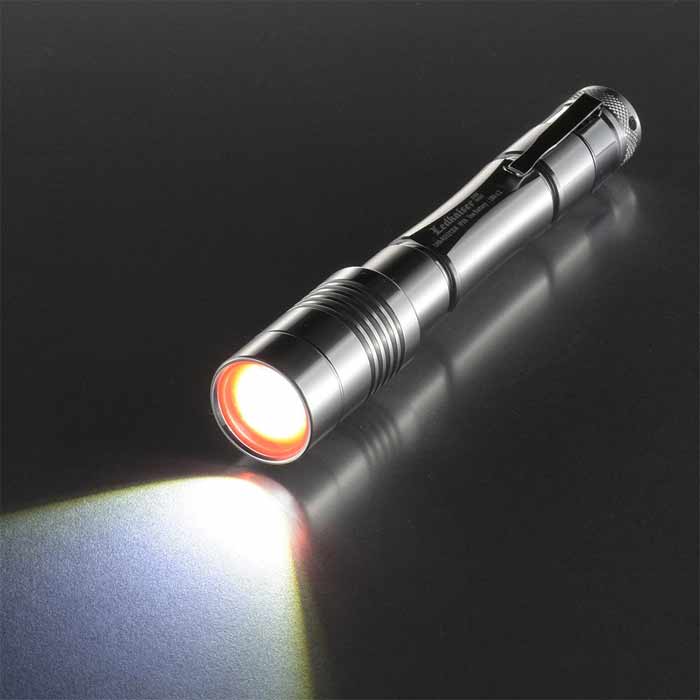 LEDズームライト 500Lm スライドフォーカス 耐水仕様IPX6 単3形×2本使用 連続使用L...