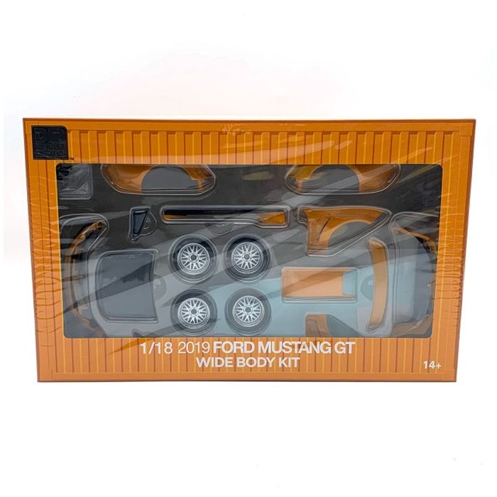 DIECAST MASTERS 1/18 マスタング 19 ワイドボディアクセサリーパック フューリーオレンジ 国際貿易 61..