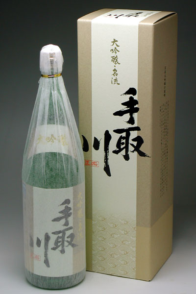 御祝や父の日、お誕生日の贈り物に！　白山菊酒 手取川大吟醸 名流 1800ml