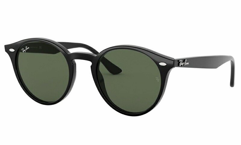RAY-BAN AUTHORIZED RESELLER レイバン 正規品・正規販売公認店 当店はメーカーより正式に認められたレイバンの正規販売公認店です。 長年の実績に基づき、すべてのお客さまに安心の「100%正規品」をお届けいたします。 クラシックとモダンが融合するアイウェア、RB2180F。 伝統的なクラシックデザインを崩すことなく、現代的なエッセンスを加えて再構築された人気モデル「RB2180F」。 トレンド感あふれるボストンシェイプと、日本人のフェイスラインにも心地よくフィットする高めの鼻盛りが特徴です。 世代や性別を問わず、世界中で愛され続けるタイムレスなサングラスとして絶大な支持を集め続けています。 レイバンアイウェアが選ばれる理由とこだわり 1. 絶妙なラウンド感を誇るボストンシェイプ 角の取れた丸みのある柔らかなシルエットが、顔立ちに自然な馴染みと上品なカジュアル感をプラス。 トレンドに左右されず、あらゆるコーディネートにスマートに溶け込む万能なデザインです。 2. 日本人に快適なアジアンフィット（F）仕様 ノーズパッドを高めに設計することで、頬やまつ毛への干渉を軽減。 ズレにくく長時間の着用でもストレスフリーな快適なフィット感を実現しています。 3. 高い視認性と優れた紫外線プロテクション 優れた光学性能を持つレンズが、有害な紫外線をしっかりとブロックしながら、クリアで自然な色調の視界をキープ。 大切な眼を優しく守り、ドライブやタウンユースなどあらゆるシーンで活躍します。 公認店からのお約束 &bull; 当店で取り扱うレイバン製品は、すべてメーカー正規ルートより直接仕入れた本物（正規品）です。 &bull; 並行輸入品や模倣品（偽物）のリスクは一切ございません。安心してお買い求めください。 &bull; 正規公認店ならではの丁寧な検品体制のもと、最良の状態でお手元へお届けいたします。 Model Code：RB2180FSize：49Color Code：601/71Geofit：Lens Material：Lens Base：CWidth Lens：49mmLens Height：mmTemple Length：150mmBridge Size：20mm