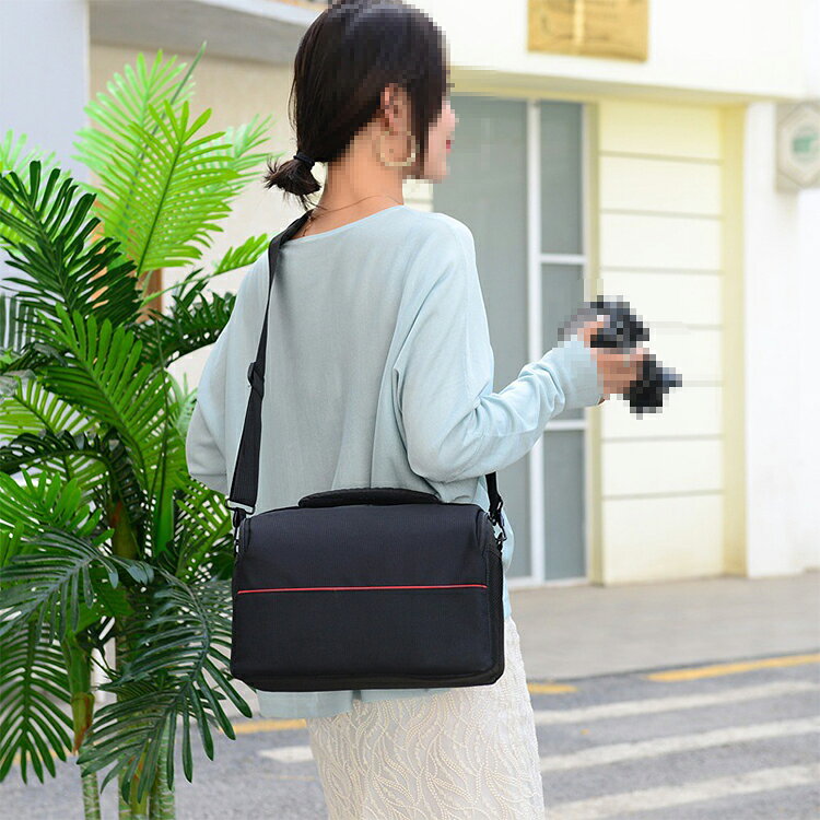 SONY/CANON キャノン/富士フイルム FUJIFILM/NIKON(ニコン) /オリンパス バッグ カメラケース ショルダーバッグ 手提げ 間仕切り付き 一眼レフ レディース メンズ 肩掛け カメラバッグ カメラポーチ ショルダーベルト付き 収納ポケット 一眼レフカメラバッグ Panasonic