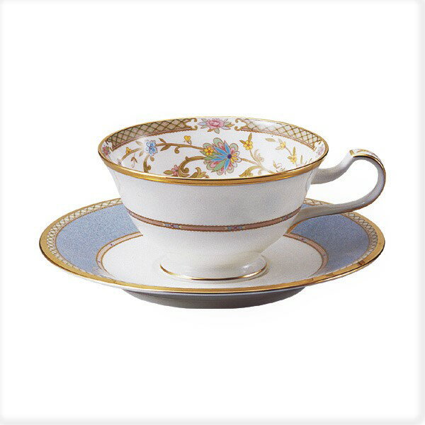 「YOSHINO ヨシノ」の名は桜の名所である吉野山から名付けられました。 日本人が古来から愛する桜への想いをオリエンタルな唐草文様で表現した、日本の洋食器ならではの美しさを湛えるシリーズです。 オリエンタル調の花模様と明るい色調は、ぬくも...