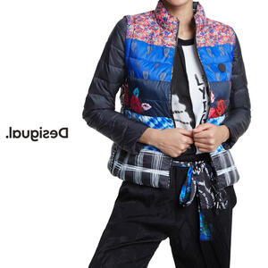 セール SALE 30%OFF Desigual デシグアル レディース ミセス ファッション アウター 中綿コート ダウンコート 中綿ベスト ダウンベスト 花柄 クレイジーパターン 2way カジュアル 30代 40代 50代【マルチカラー】【S/M/L/XL/小さいサイズ/大きいサイズ】