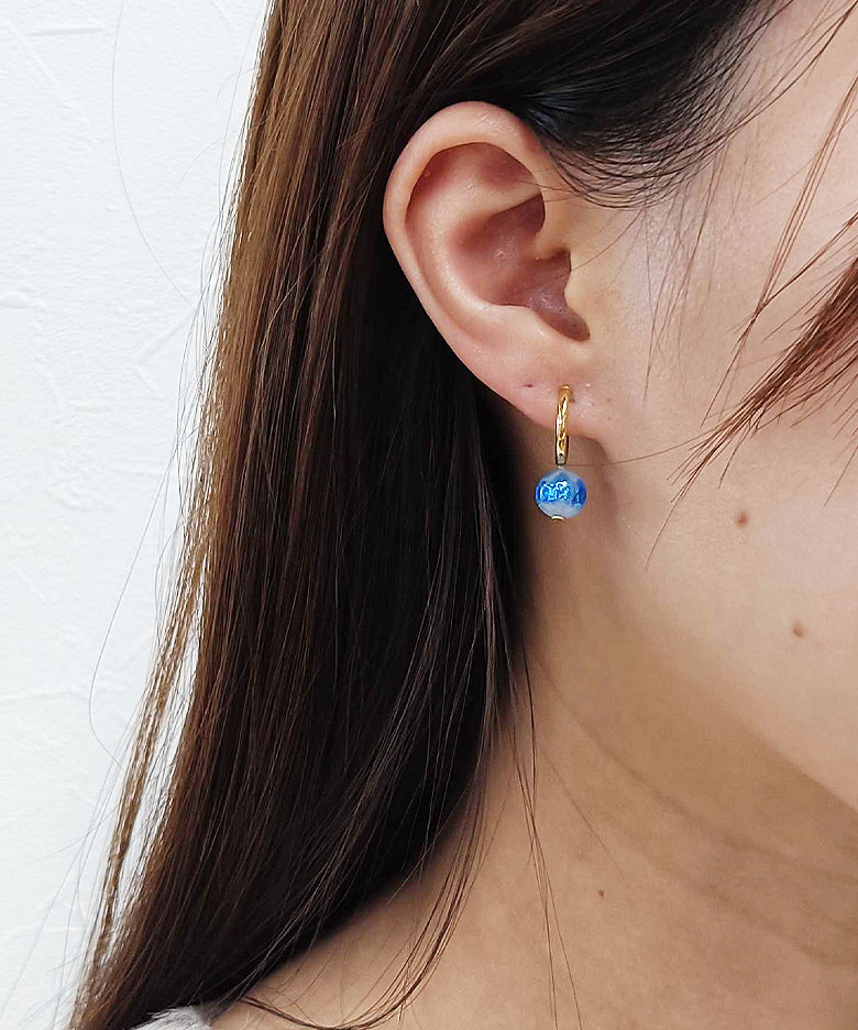 KORCの【SALE】JEENAR OKINAWA / 白ホタルガラス　イヤリング｜アングル3