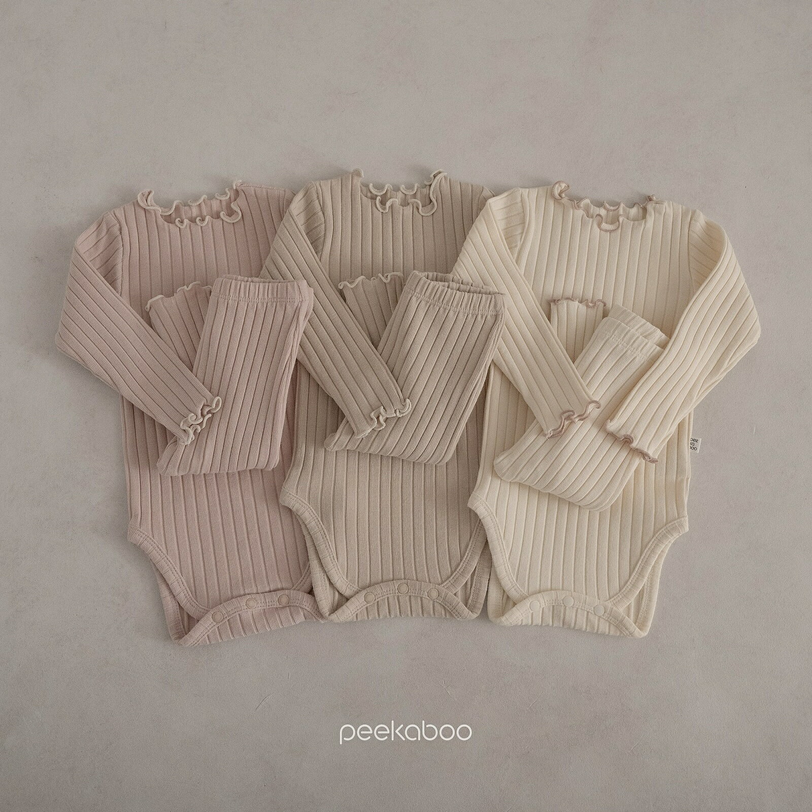 ★【peekaboo-baby】Riley suit set ロンパースメロー袖 姉妹リンクコーデ ルームウェアセットアップコ..