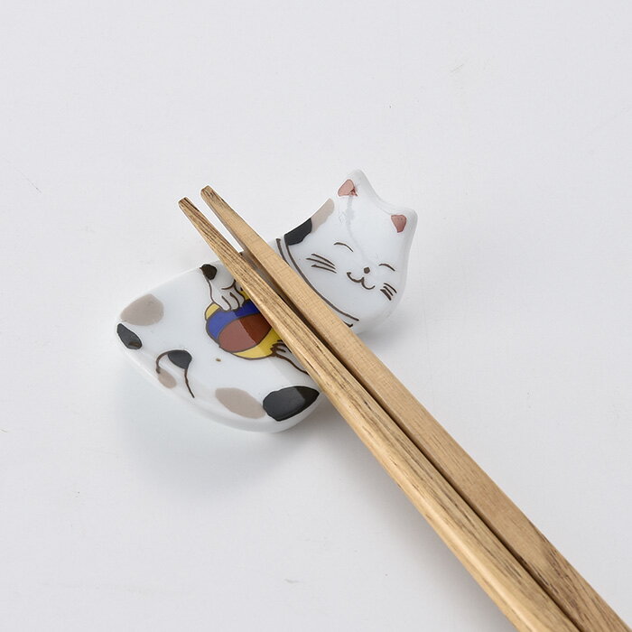 Other - 眠りねこ箸置（手まり）5cm 手書き 波佐見焼 洸琳窯 動物 可愛い