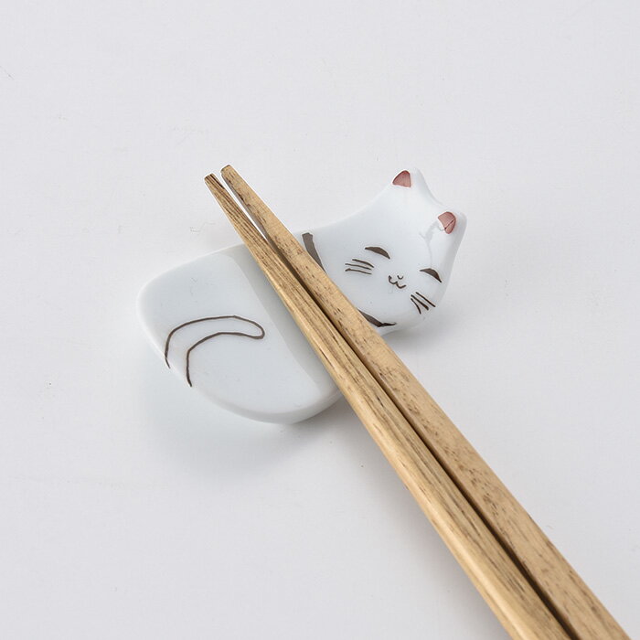 眠りねこ箸置（しろ） 5cm 手書き 波佐見焼 洸琳窯 動物 可愛い