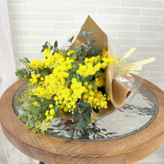 【ミモザとユーカリのブーケ】国産のミモザをお届け ミニブーケ 生花 ミモザ ユーカリ 人気 ブーケ 花束 ミモザ花束　花 黄色い花 スワッグ おしゃれ フラワー ドライフラワー プレゼント ギフト 贈り物のサムネイル