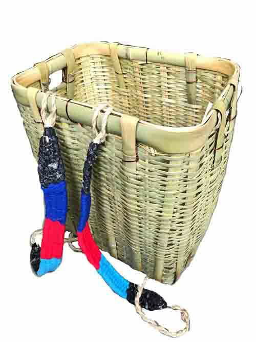 竹製背負いかご　角型肩紐付き山菜かご