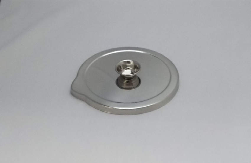 ●ステンレス目盛付ビーカーの手無、手付用のフタです●ラボペール用のフタとしてもお使い頂けます規格：2L用専用フタ　ツマミ付材質：SUS304※ステンレス目盛付ビーカー（手無）は92-0455をご覧下さい。※ステンレス目盛付ビーカー（手付）は...