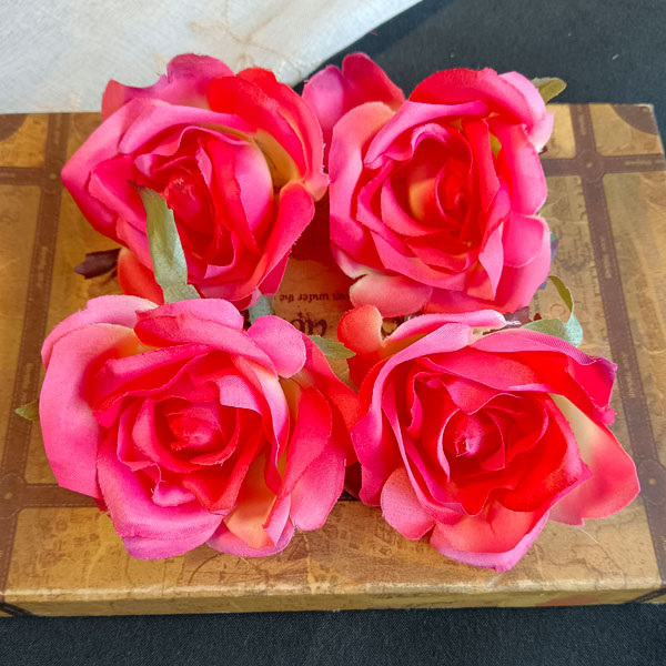 コサージュ用造花5個★送料無料★薔薇造花 髪飾り用造花 アクセサリー用造花 コサージュ材料 手芸用品 デコパージュ diy 造花 お花 花モチーフ ウエディング 手芸材料 素材 資材 フラワー 花 壁掛けの部品 結婚装飾用