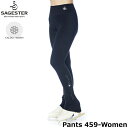 SAGESTER（サジェスター） パンツ 459 レギンス レディース 伸縮性抜群のハイウエストレギンスパンツ。 表面にはピーチスキン加工が施されており、とても柔らかな手触りです。 温かみのあるマイクロファイバー素材は氷上練習で大活躍。 薄手のストレッチ素材で、あらゆる動きに対応します。 大きな動作でもお腹が見えにくいハイウエストタイプで、脚の外側に縫い目のないすっきりとしたデザイン。 裾ゴム＋かかと側が長めのカットで、スケート靴のヒールにしっかりとかけることが出来ます。 ウエスト部分にきらりと輝くラインストーンのワンポイント入り。 左足元にはサイドロゴが入っています。 ※左足元のサイドロゴ(SAGESTERの文字)は、メーカー仕様変更のため製造時期によってデザインが異なります。 順次切り替えとなりますのでご注文時にはお選びいただけません。予めご了承くださいませ。 旧タイプ：ブラックラメ 新タイプ：ブラックプリント ・ジュニアサイズはこちら ●海外製品に関して 素材 マイクロファイバー 生産国 イタリア 検索ワード フィギュアスケート、ウェア、パンツ、レギンス ●ラッピングをご希望の場合はこちらをご確認下さい。