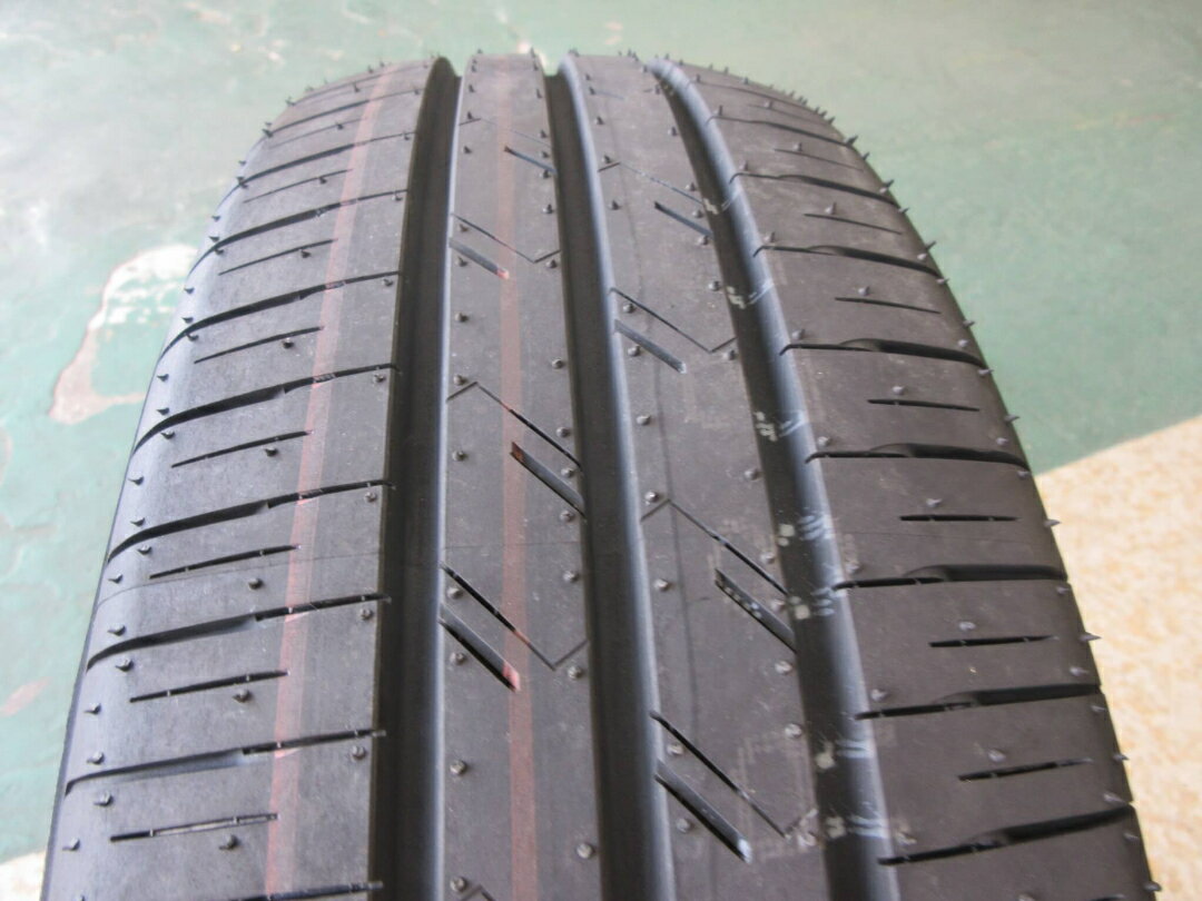 ヨコハマタイヤ　ブルーアース　FE　2023年製造　新車外し　バリ山4本セット